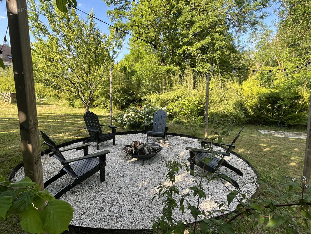 Maison à BRIARRES-SUR-ESSONNE