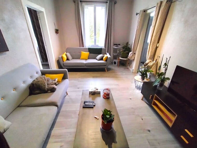 Maison à CASTETPUGON