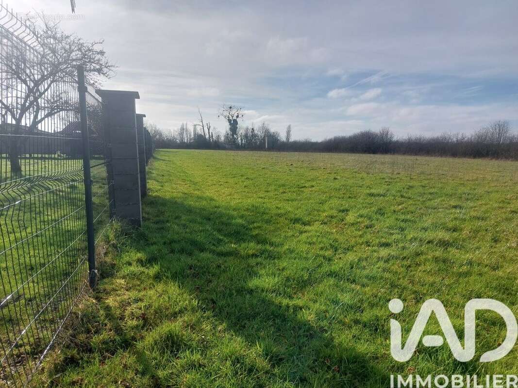 Photo 2 - Terrain à ETAIN