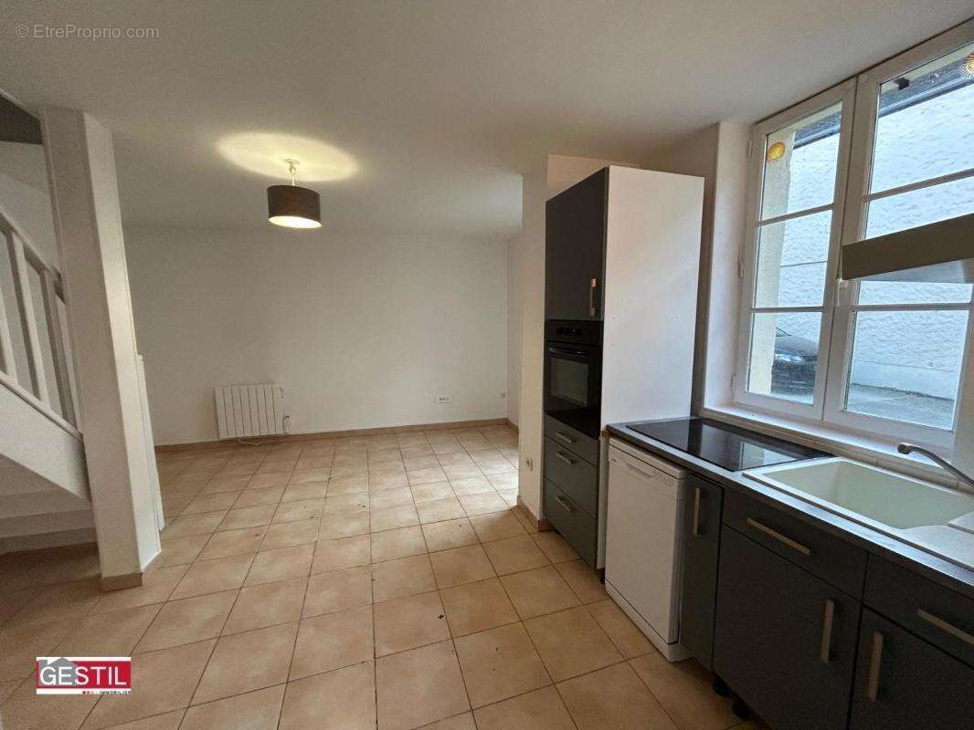 Appartement à NEUVILLE-SUR-OISE