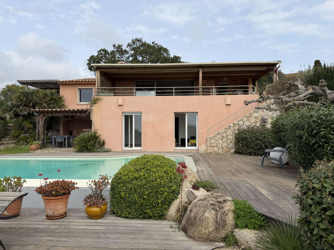 Villa d’exception avec vue mer et montagne à Porto-Vecchio. - photo 8