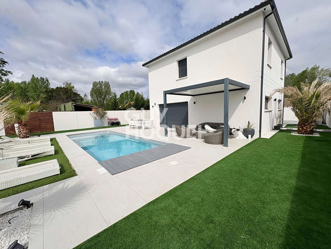 Maison à CADAUJAC
