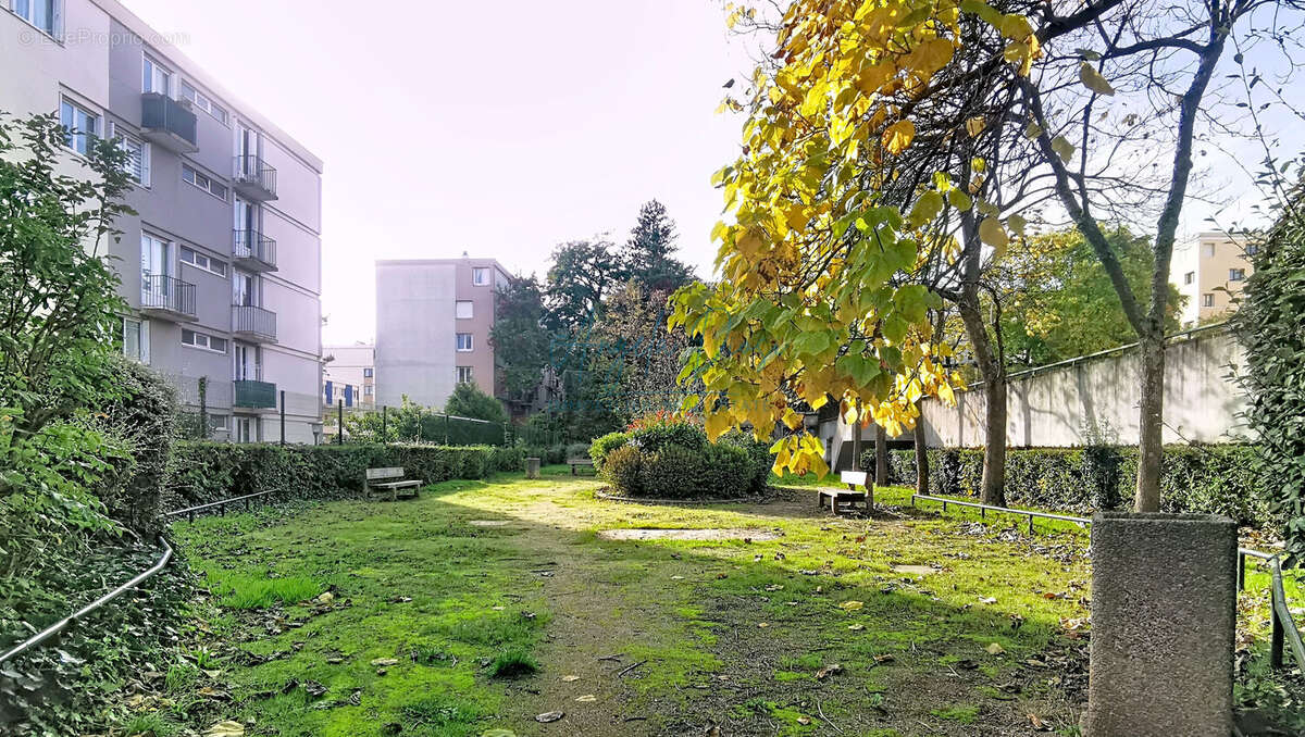 Appartement à LE PLESSIS-ROBINSON