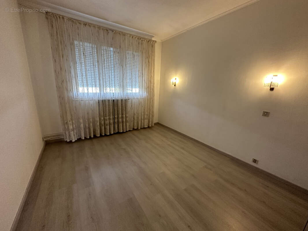 Maison à BURES-SUR-YVETTE