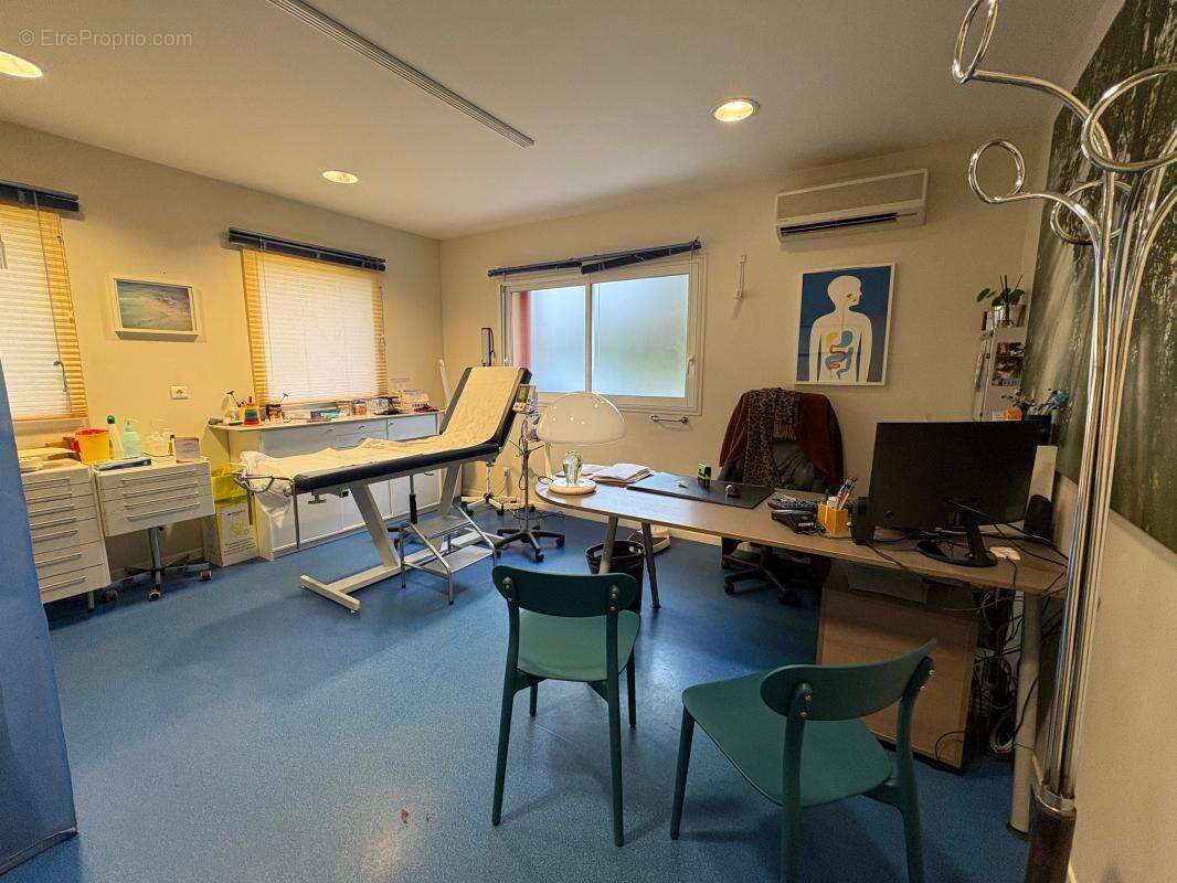 Soumoulou, Entre Pau et Tarbes, bureaux à vendre de 170m2 sur 1330m2 de terrain (parkings) - photo 7