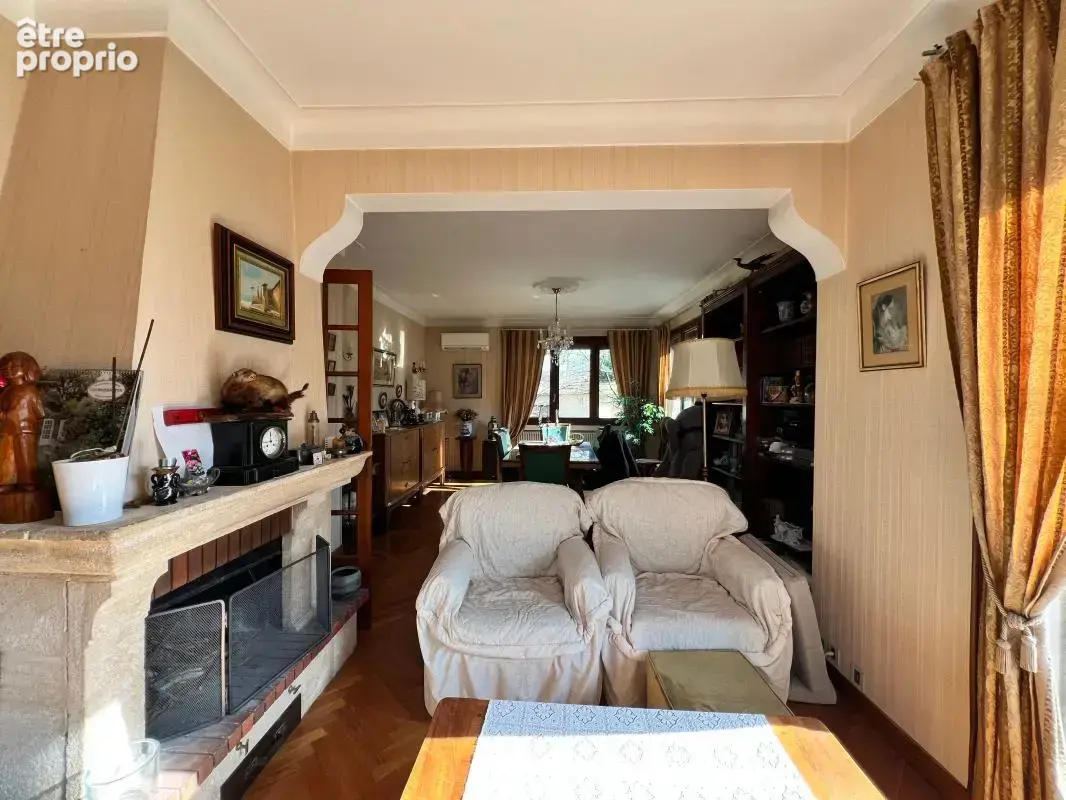 Maison familiale 9 pièces sur une parcelle de terrain de 805 m2 - photo 5