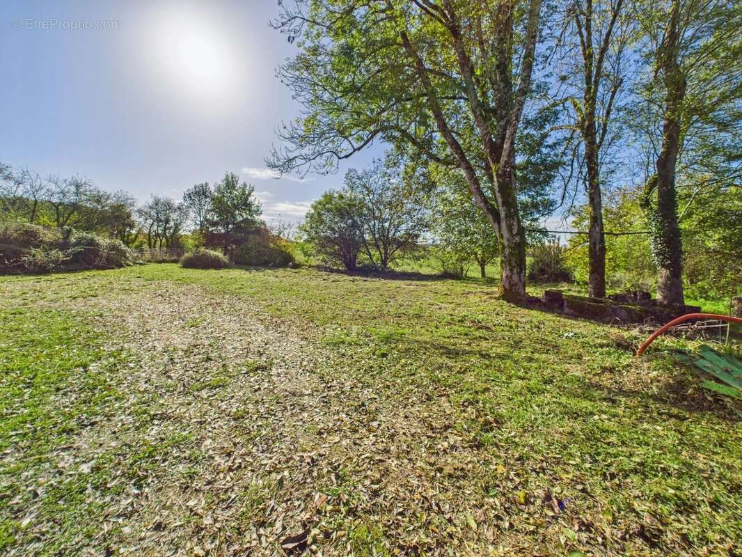 Maison à BERTRIC-BUREE