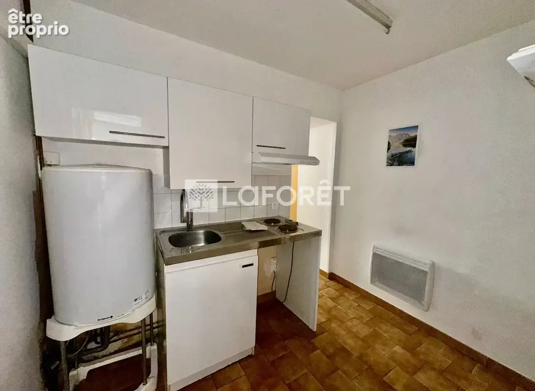 À vendre - appartement t2 - arles centre ancien - photo 2
