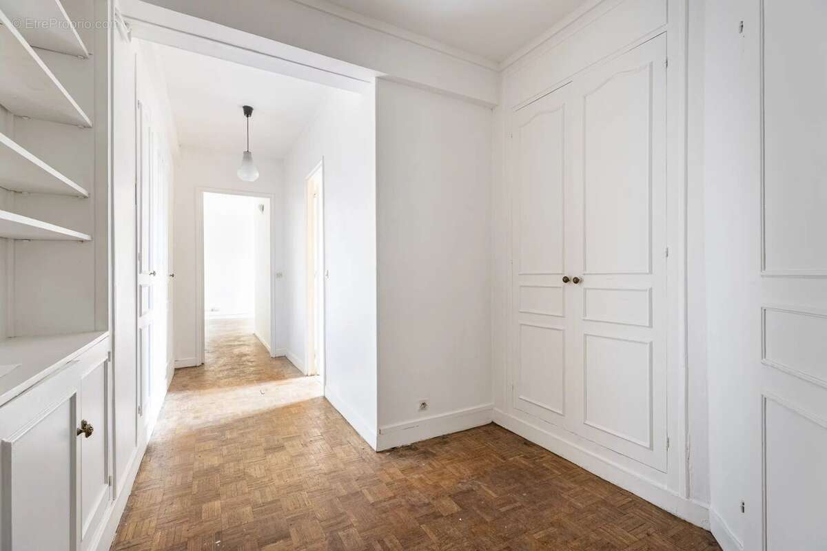 Appartement à PARIS-17E