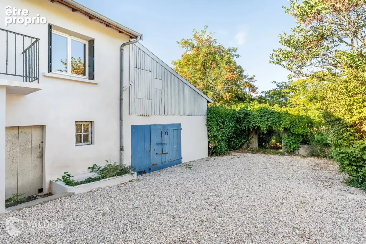 Maison à GENAY