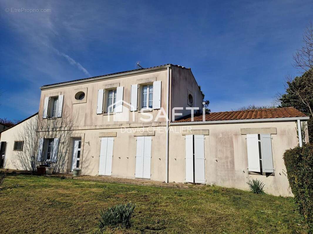 Maison 135 m² à Saint-Genis-De-Saintonge  - photo 2