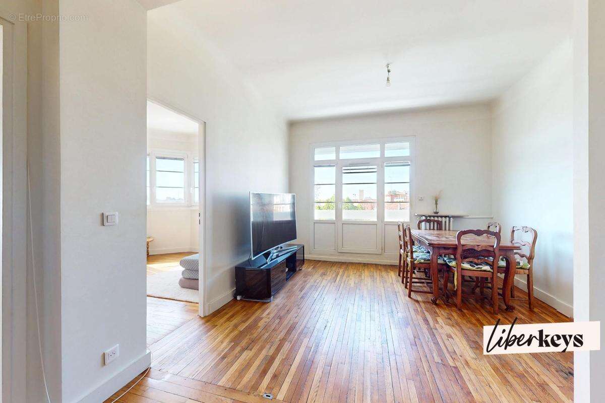 Appartement à MONTROUGE