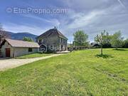 Maison à SAINT-MARTIN-DE-LA-CLUZE