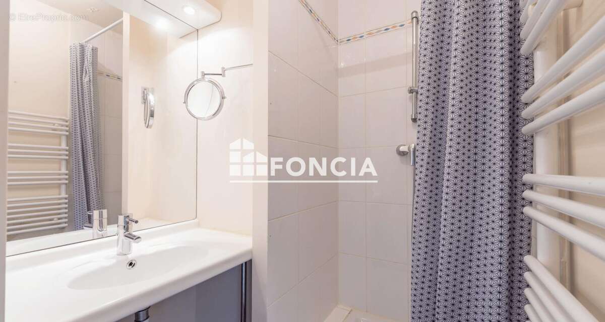 Appartement à PARIS-20E