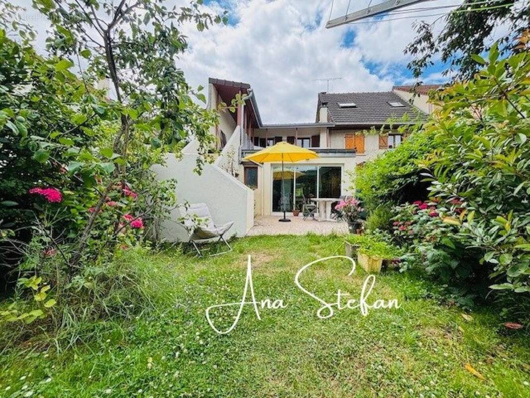 Photo 1 - Maison à BURES-SUR-YVETTE