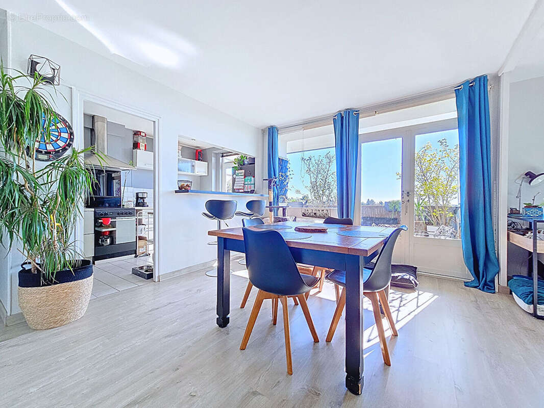 Appartement à MONT-SAINT-AIGNAN