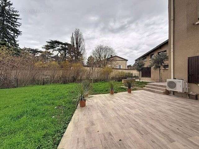 Appartement à FONTAINES-SUR-SAONE