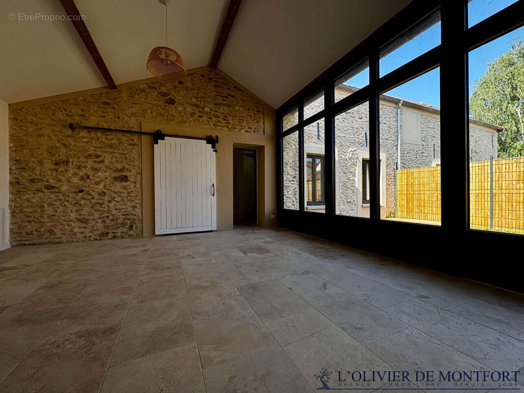 Maison de ville d'exception - 4 pièces, 112 m² au sol, calme et lumineux - photo 5