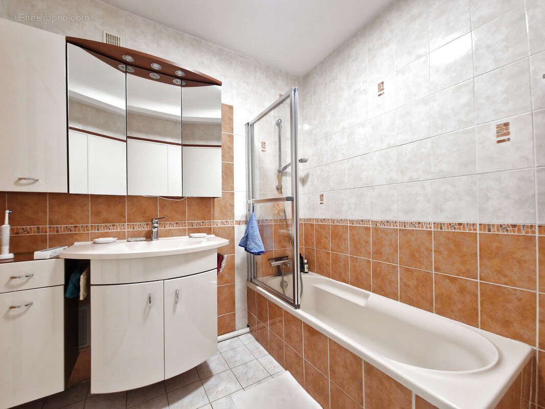 À acheter à Toulon : grand appartement avec terrasse - photo 7