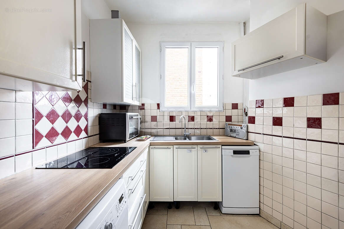 Appartement à COURBEVOIE