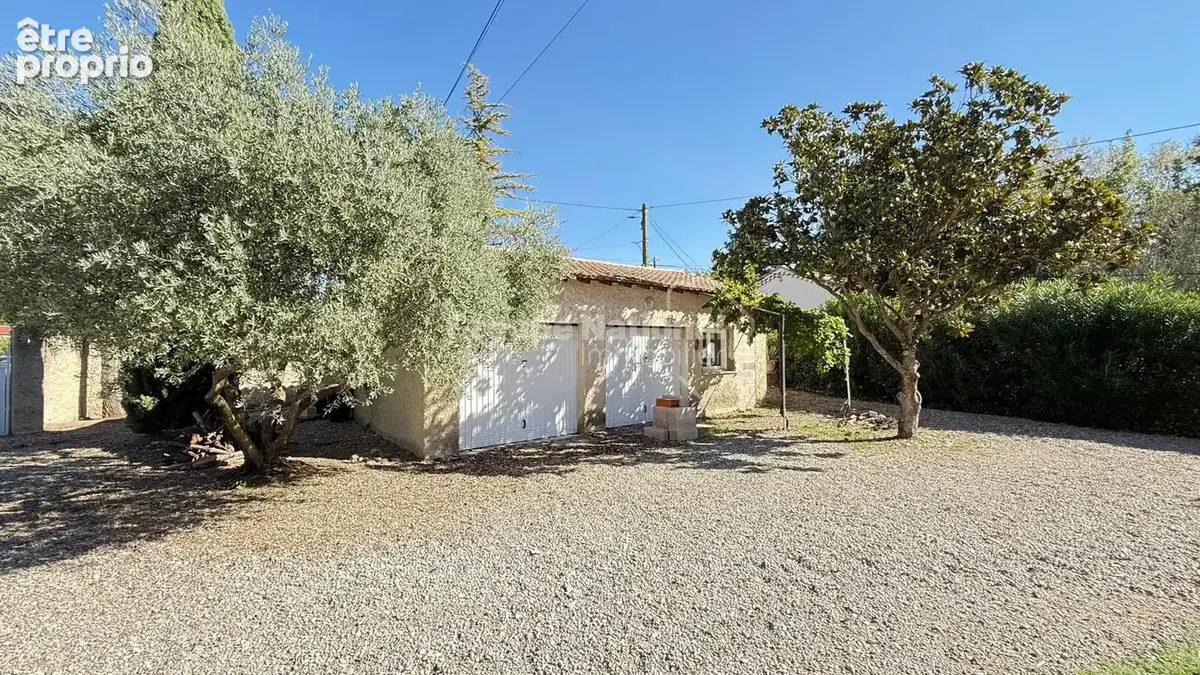 Maison plain pied - Double garage - photo 8