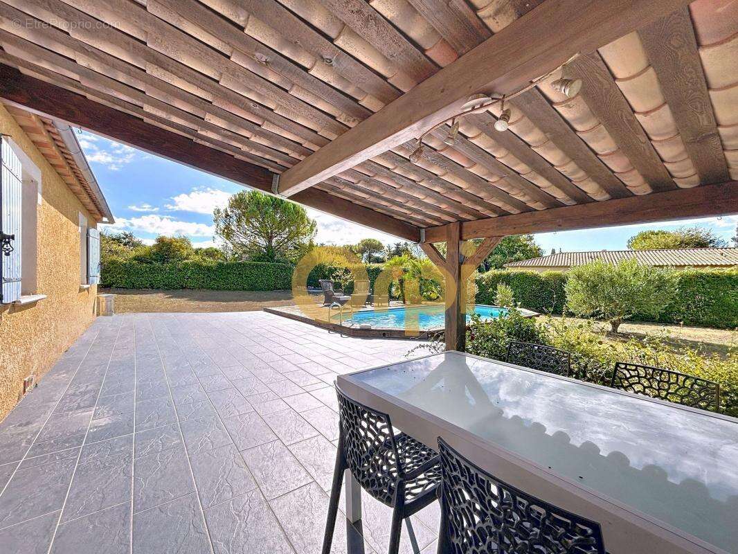 Maison à BAGNOLS-EN-FORET