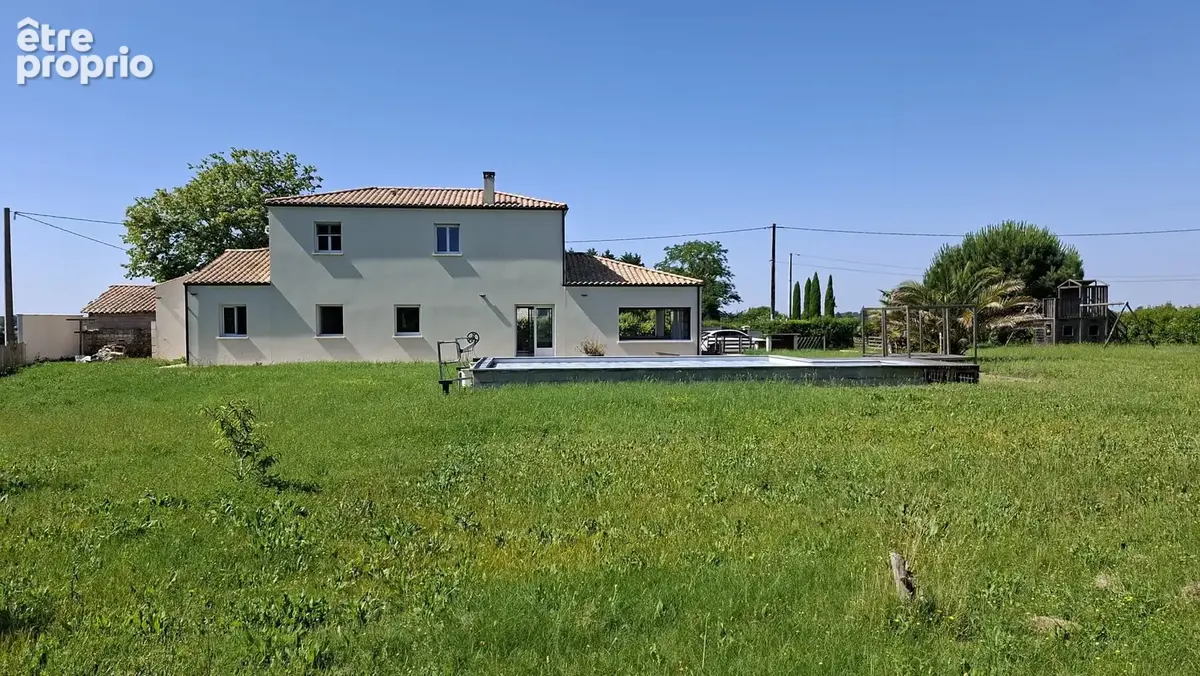 Maison 161 m² à Saintes  - photo 3