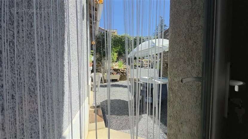 À vendre : maison de campagne de T4, jardins,  granges à Droux (87) - photo 22