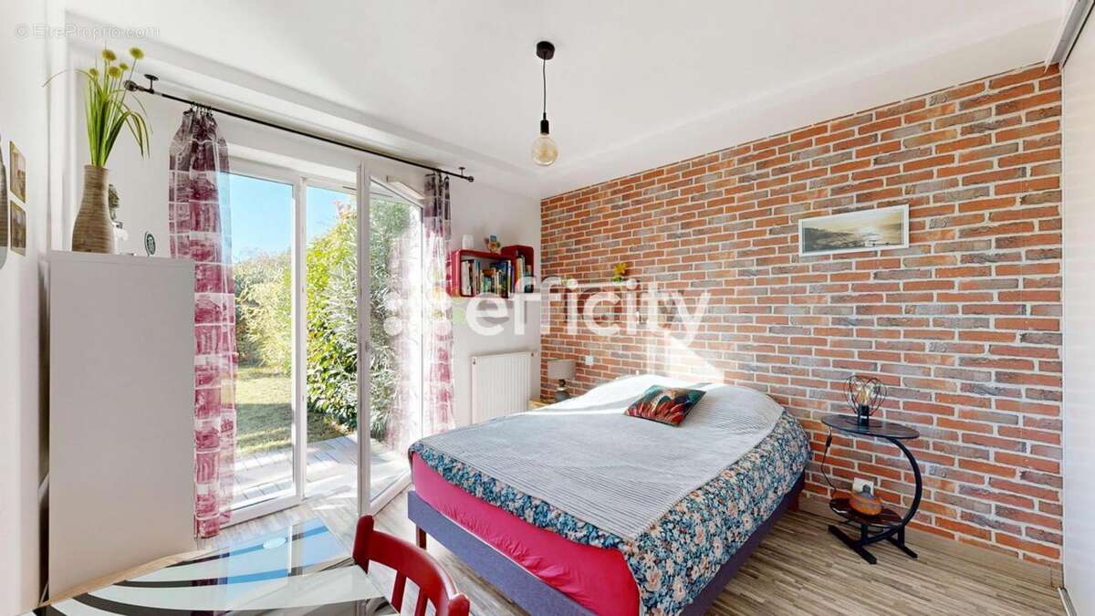 Maison à SAINT-ORENS-DE-GAMEVILLE