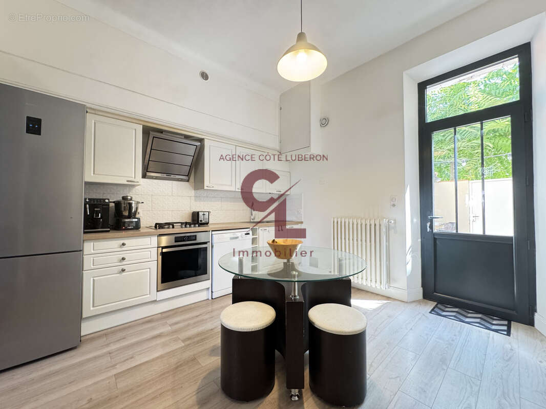 RDC espace cuisine - Maison à CAVAILLON