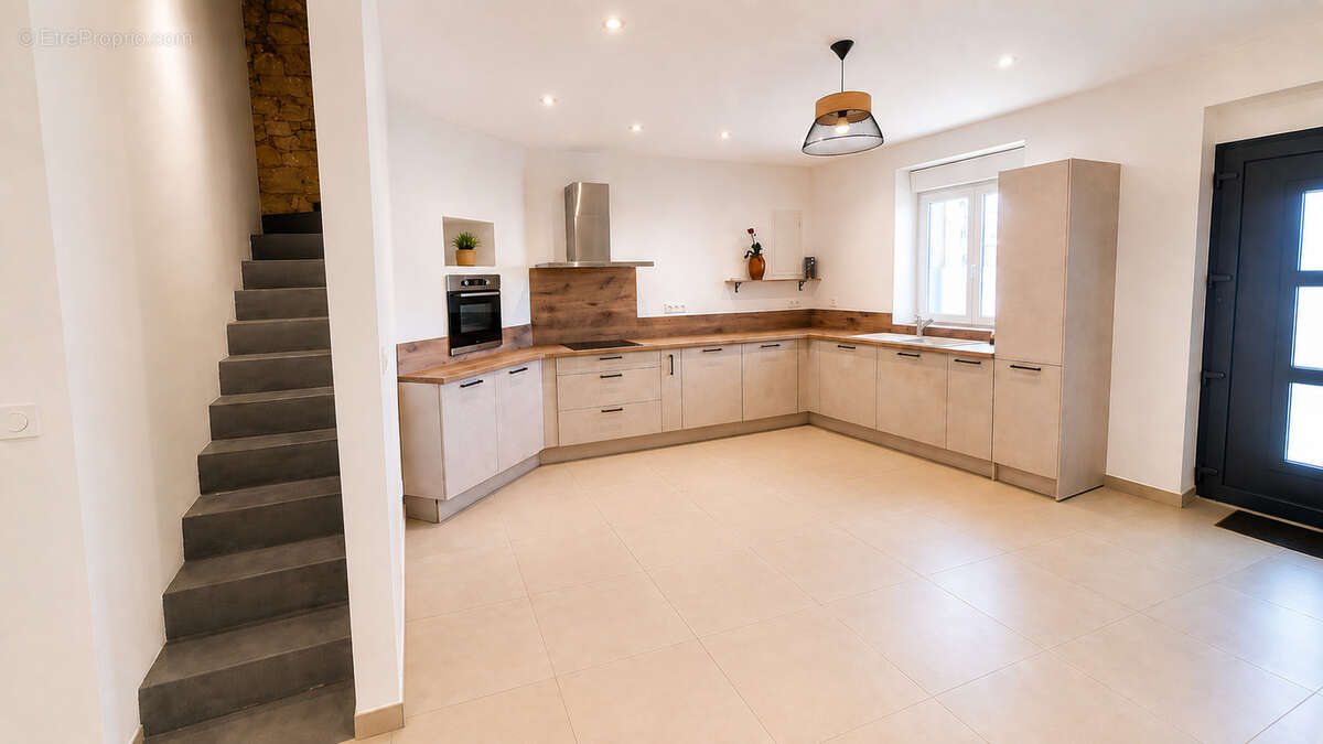 Maison rénovée avec toiture neuve, jardin piscinable et 4 chambres à 5 min de Lézignan-Corbières - photo 4