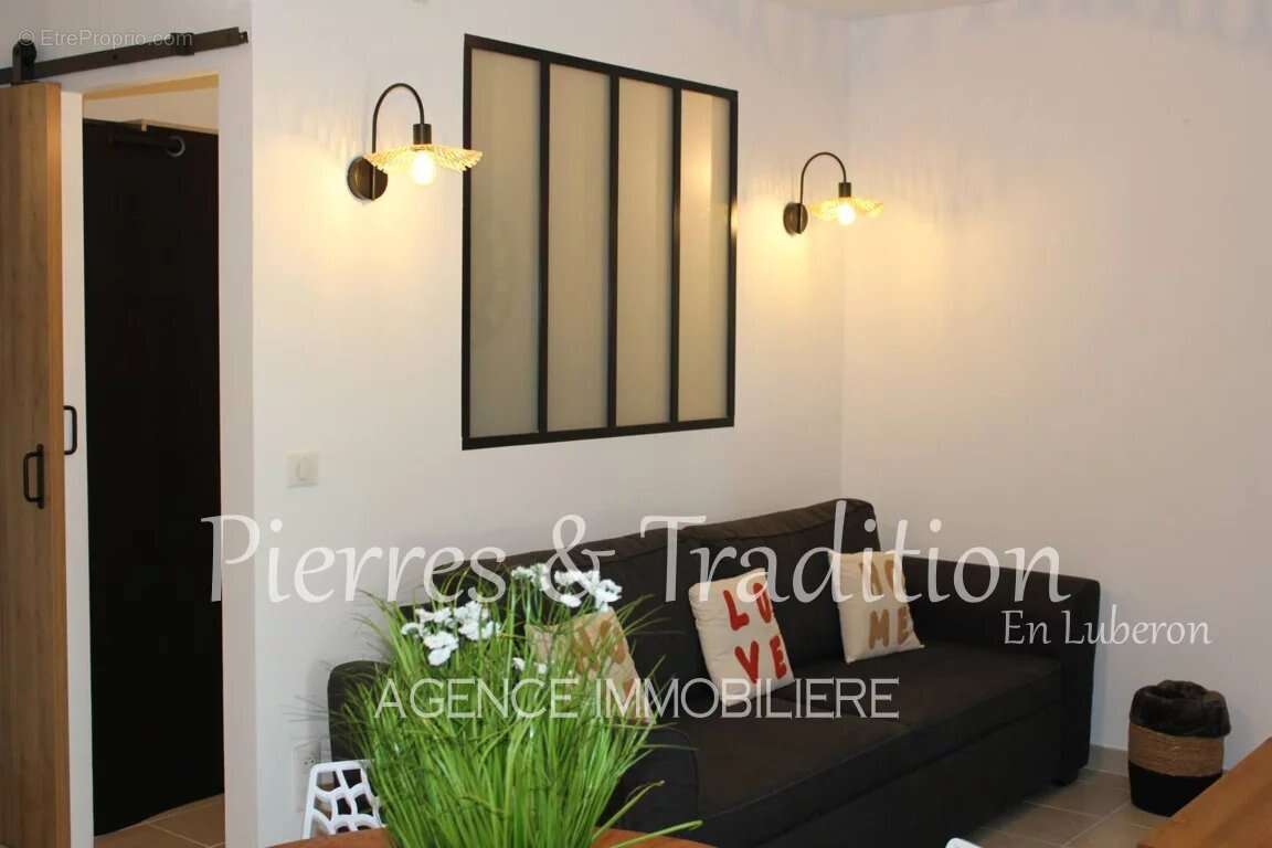 Roussillon, appartement T2 en rez de chaussée avec cour et parking - photo 4