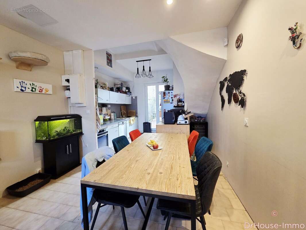 Maison à NISSAN-LEZ-ENSERUNE