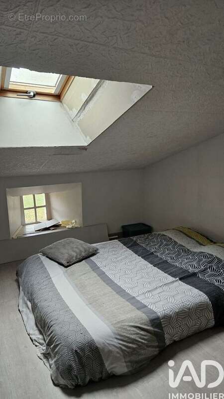 Maison 98 m² à Genouille  - photo 8
