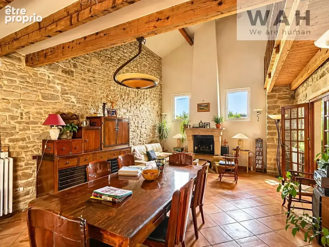 Mas de caractère  (maison + 3 gites) avec piscine et panneau - photo 8