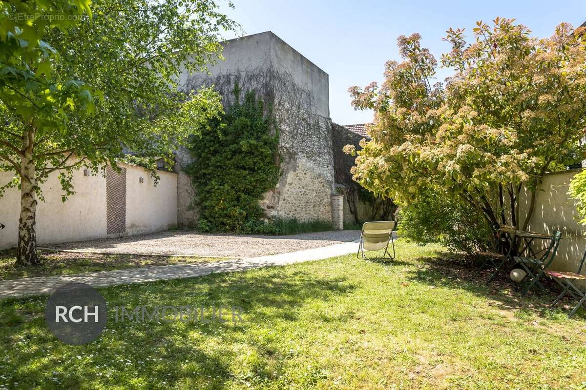 Maison à VILLIERS-SAINT-FREDERIC