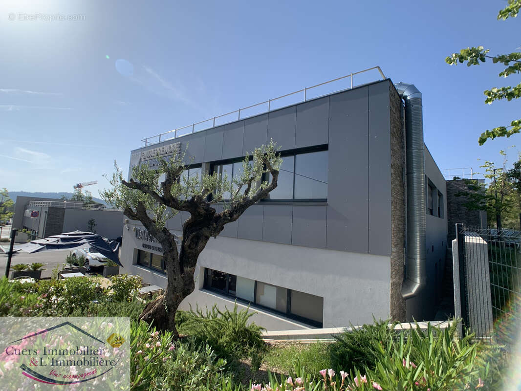 98.65m2 - local commercial ou professionnel - cuers - photo 13