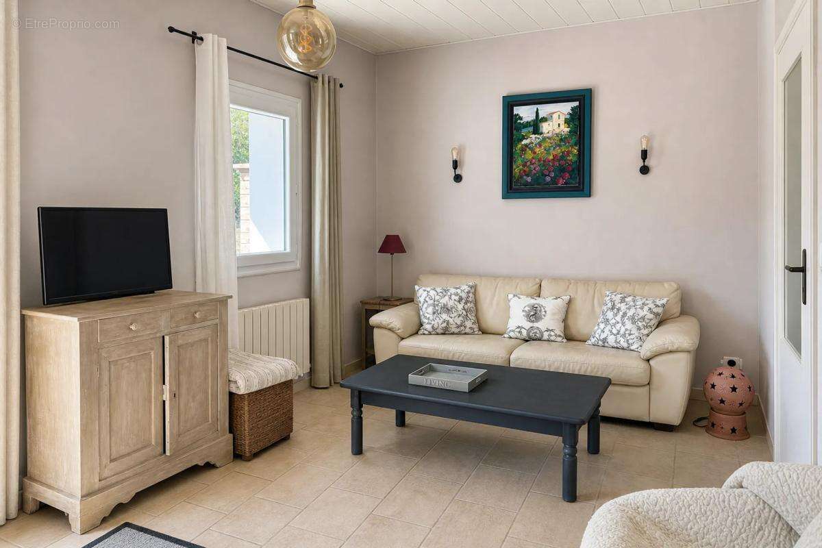 Maison de 8 pièces de 200 m² située à Châteney - photo 7