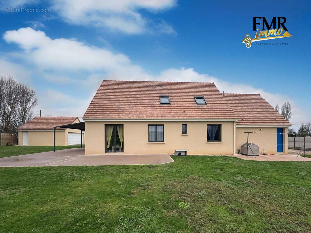 Maison à SAINT-PIERRE-SUR-DIVES