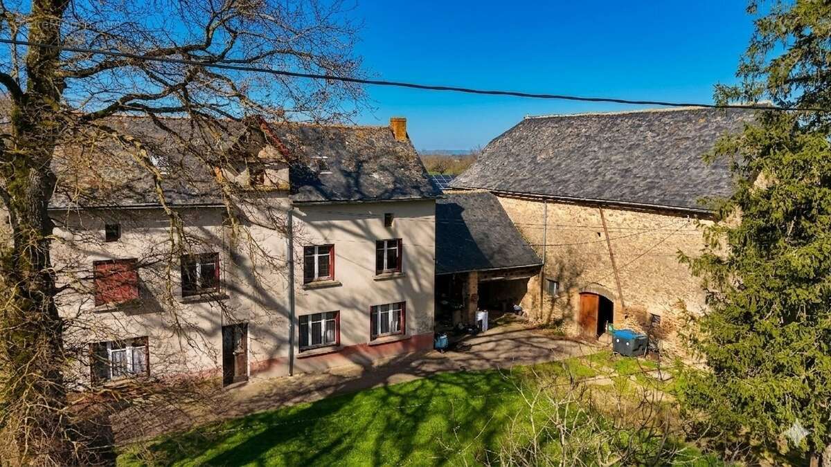 Maison à MONTBAZENS