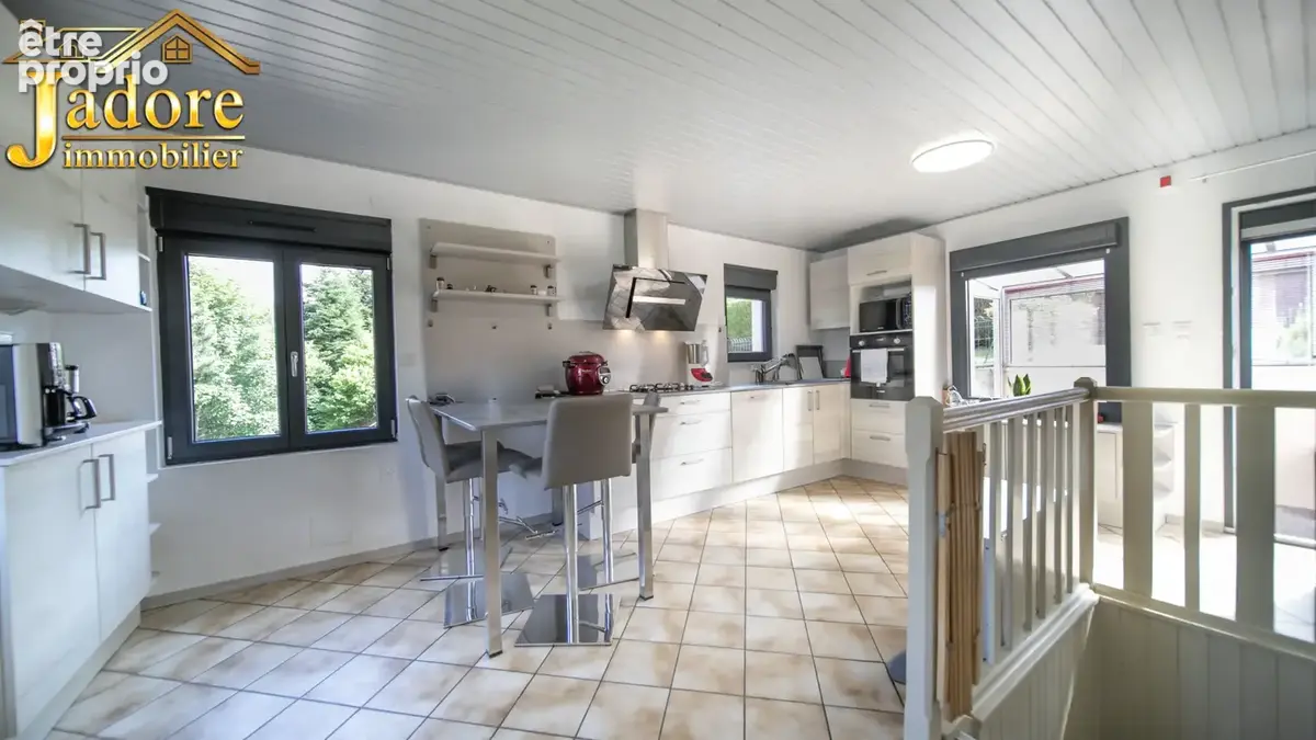 Maison entierement renovee - photo 7