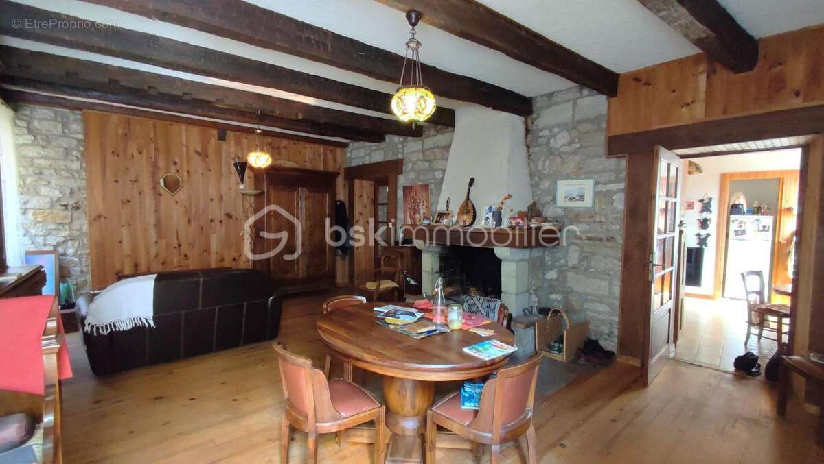 Appartement à CEILHES-ET-ROCOZELS