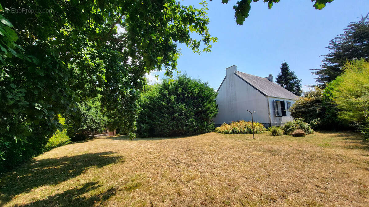 Maison à vendre à Le Palais : cadre idyllique, charme authentique et potentiel à saisir - photo 12