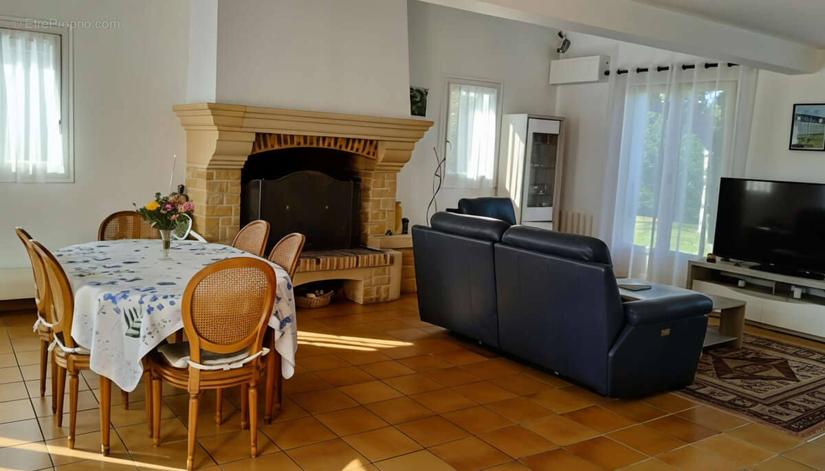 Maison à COSNAC