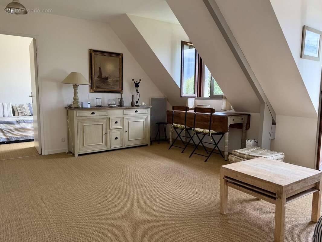 Appartement à BLONVILLE-SUR-MER