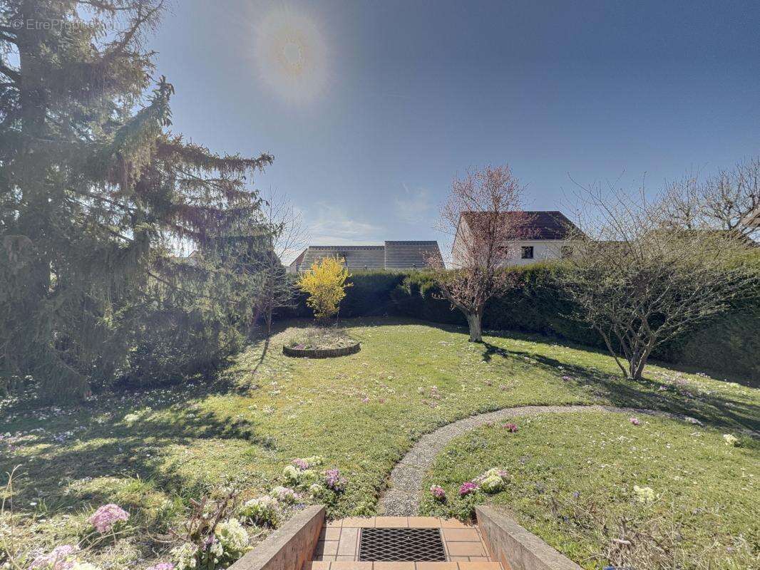 Maison à MAGNY-SUR-TILLE