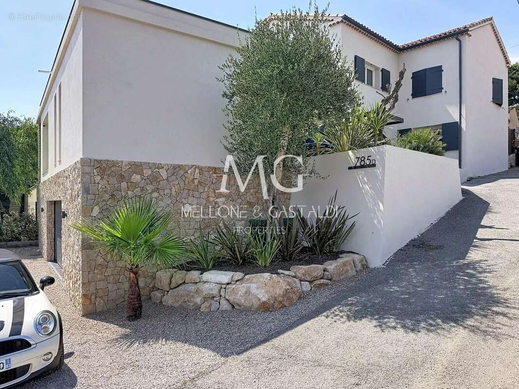 Maison à MOUGINS