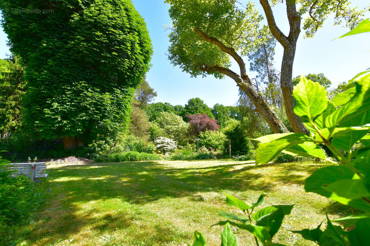 Maison à LES ESSARTS-LE-ROI