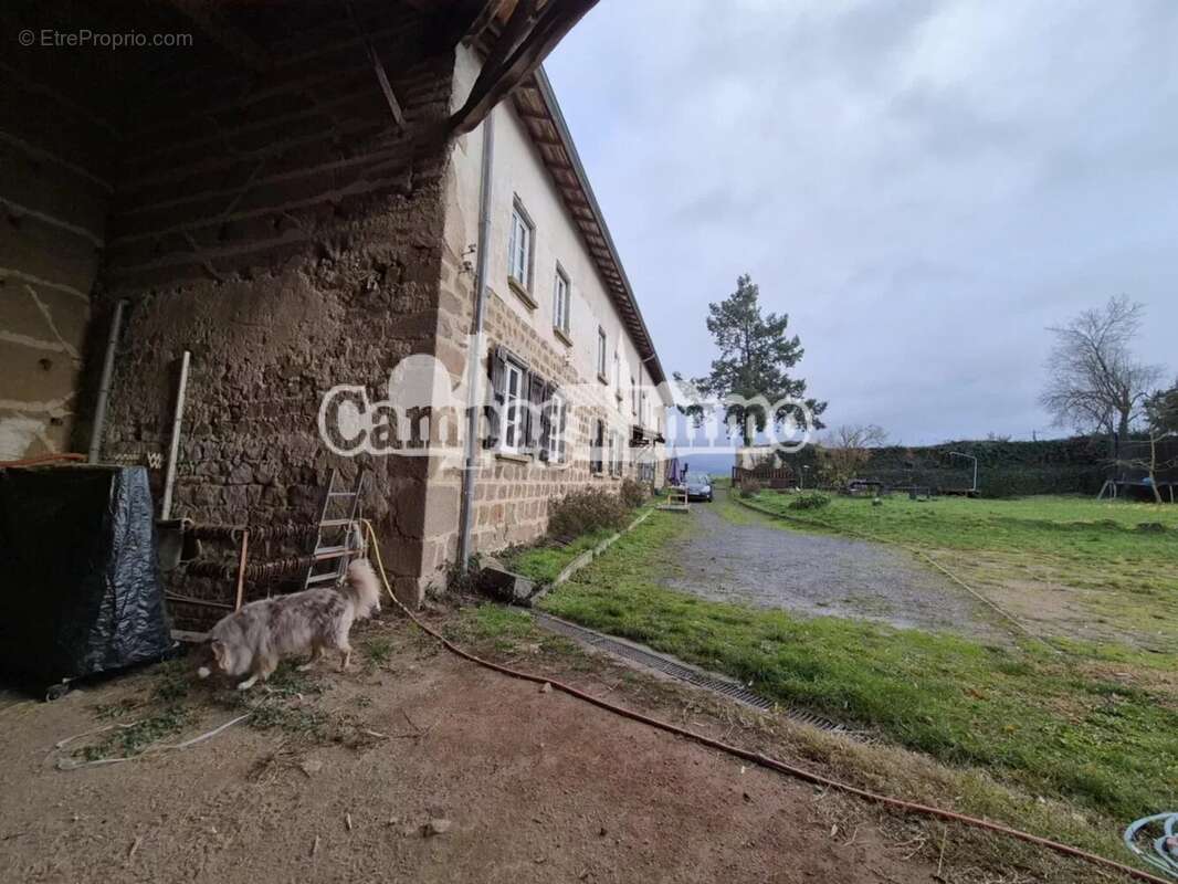 Maison à SAINT-LAURENT-DE-CHAMOUSSET