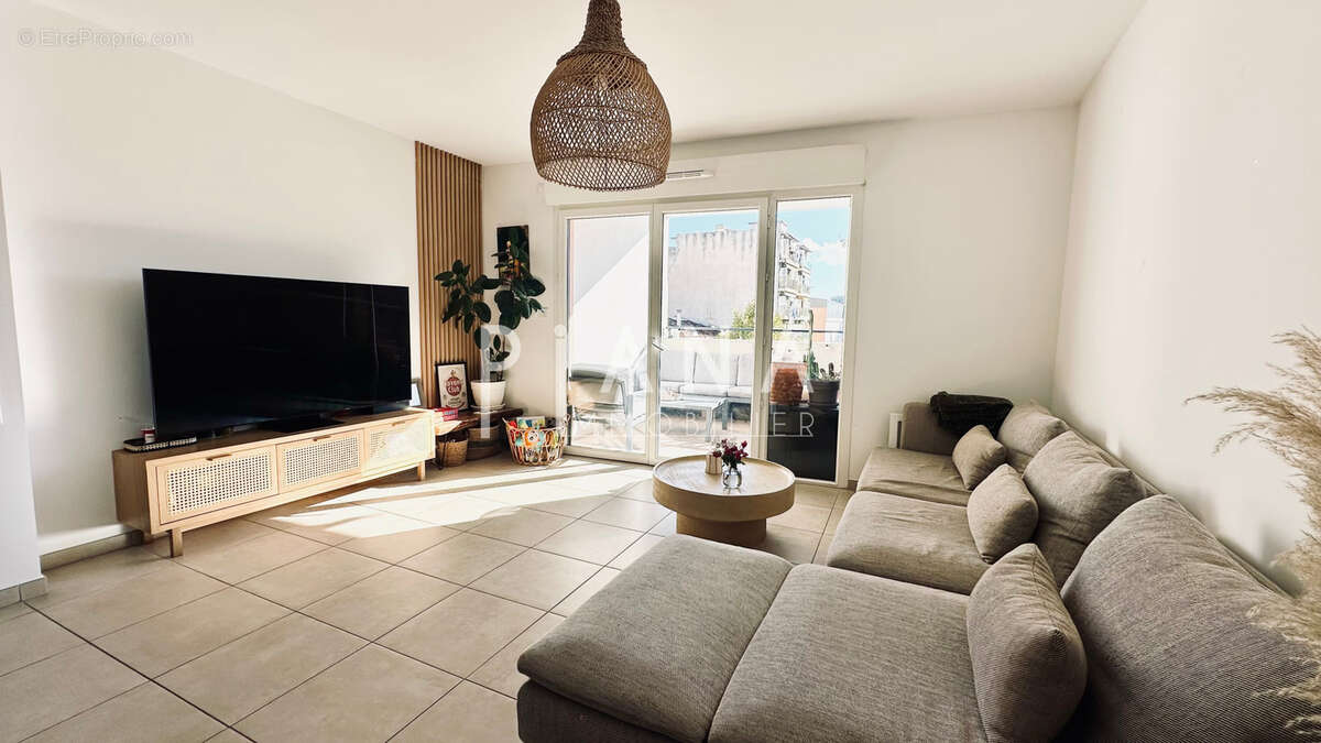 Appartement à MARSEILLE-5E